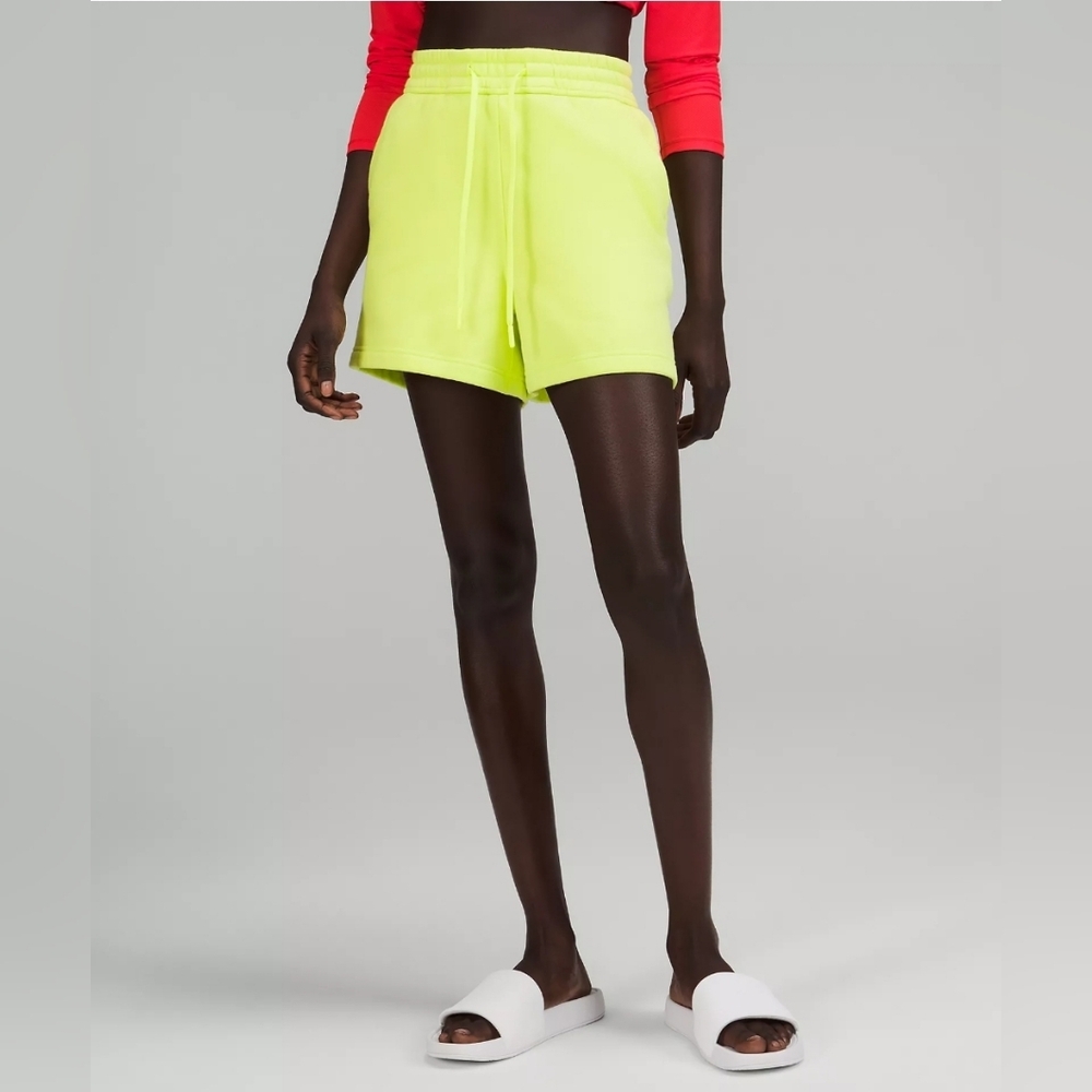 Lululemon Loungeful High-Rise 4” Shorts Size 6